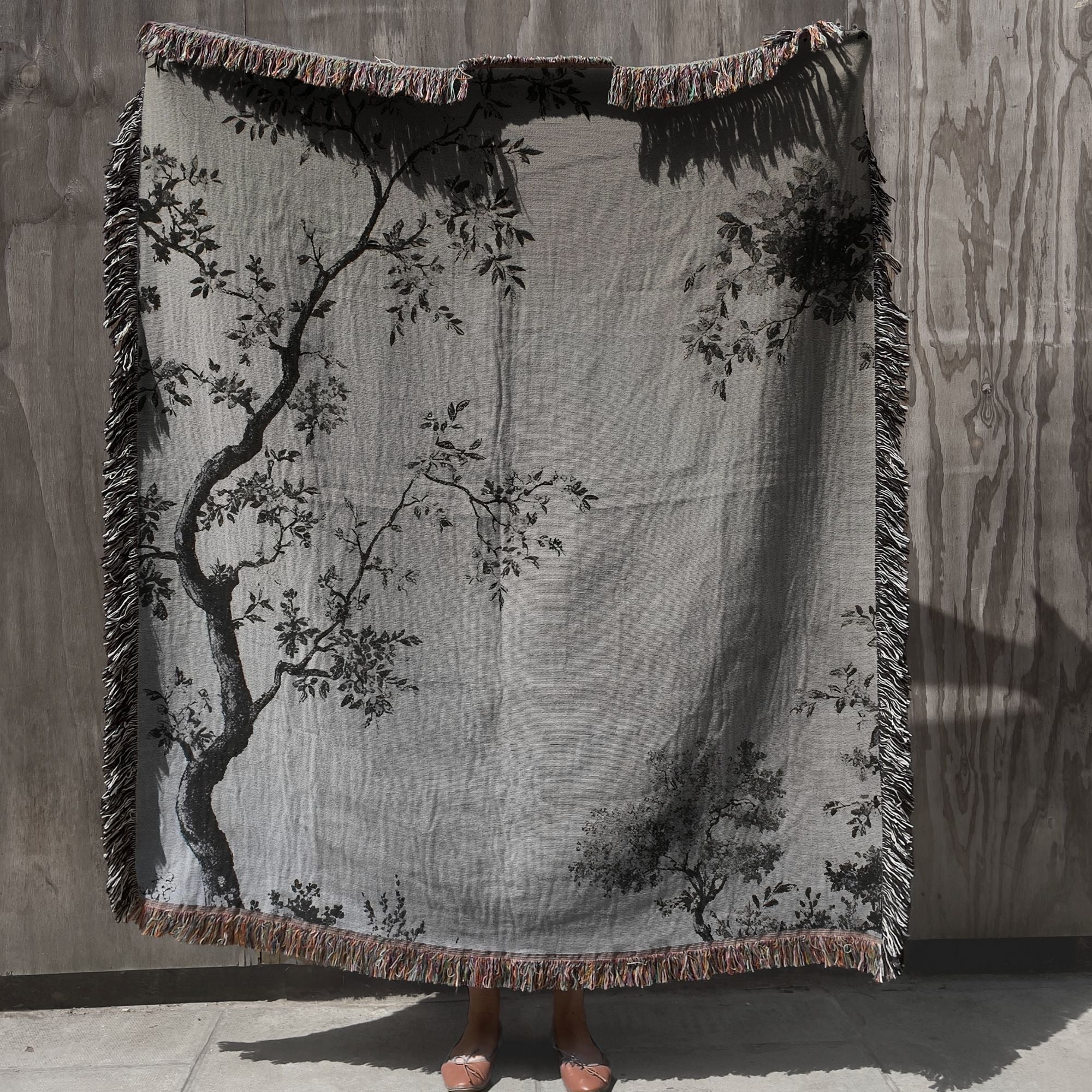 Vintage Floral Toile Woven Blanket – Cozy Cottagecore Throw Gift for Mom or Grandma